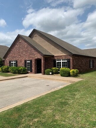 Plus de détails pour 1909 W C St, Jenks, OK - Bureau à louer