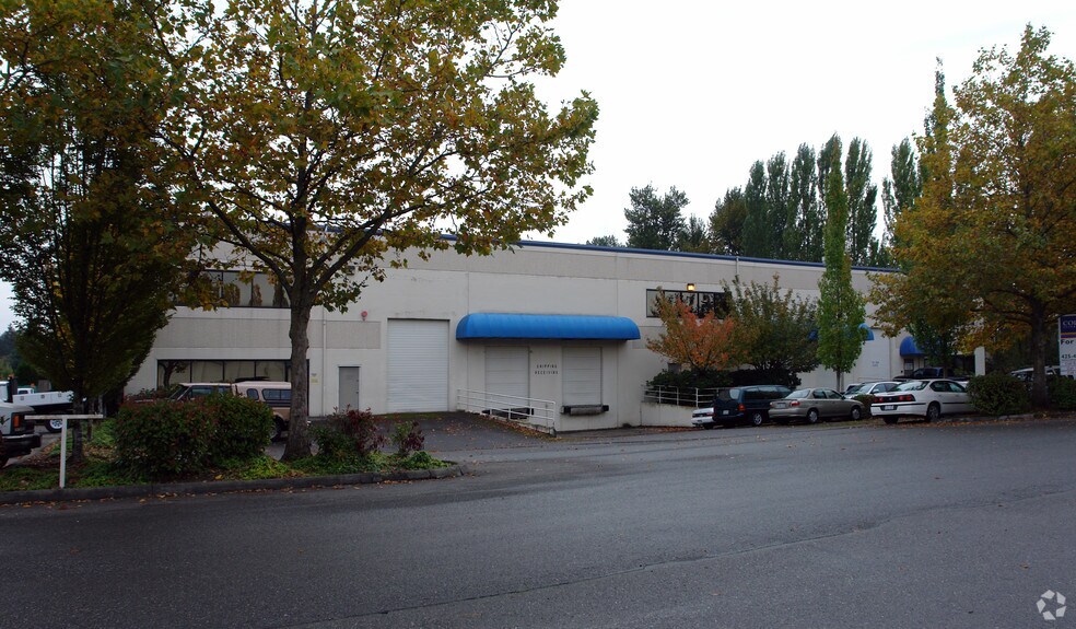 17725 NE 65th St, Redmond, WA à louer - Photo principale – Image 1 sur 9