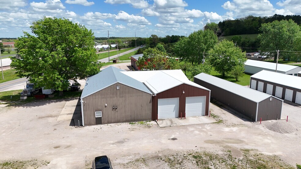 828 Commercial St, Marshfield, MO à vendre - Photo de l’immeuble – Image 2 sur 11