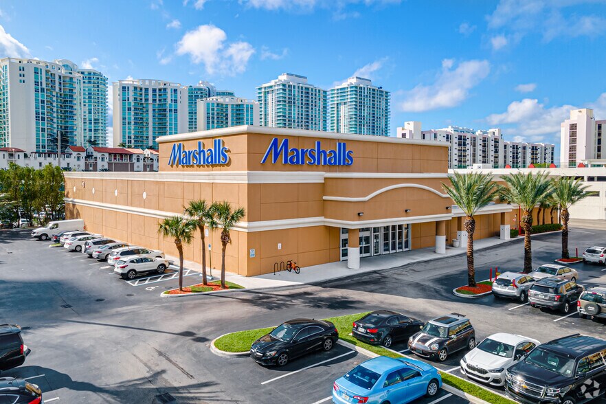 16850 Collins Ave, Sunny Isles Beach, FL à louer - Photo principale – Image 1 sur 5