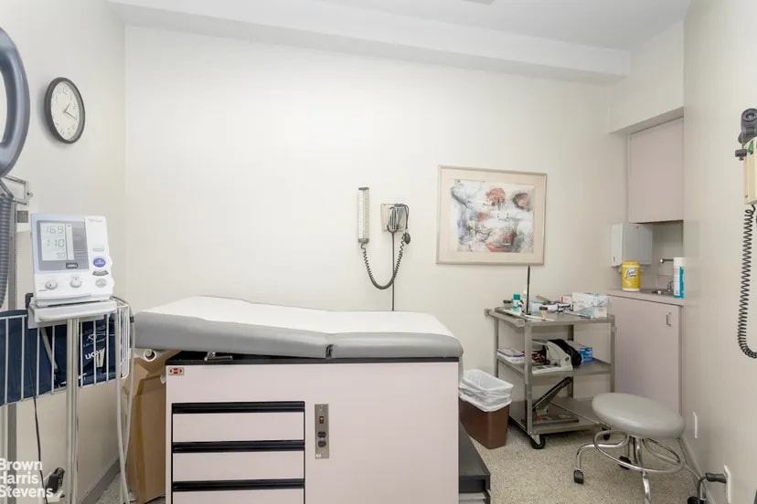 1150 Park Ave, New York, NY 10128 - Lot ERG1 - - Photo intérieure - Image 2 of 7