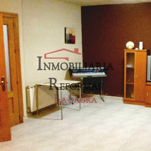 Immeuble residentiel dans Chozas de Canales, Toledo à vendre - Photo intérieure – Image 3 sur 17