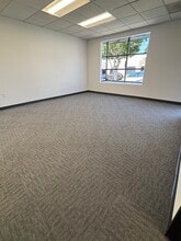 5915 Mira Mesa Blvd, San Diego, CA à louer Photo intérieure– Image 2 sur 9