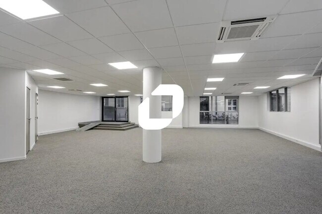 Plus de détails pour 20 Rue Troyon, Sèvres - Local d'activités à louer