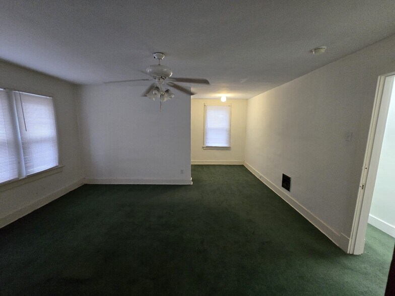 2311 S Big Bend Blvd, Maplewood, MO à louer - Photo de l’immeuble – Image 3 sur 9