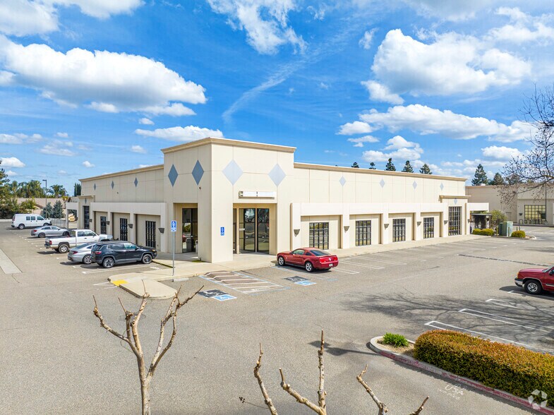 5256 Pirrone Ct, Salida, CA à louer - Photo principale – Image 1 sur 60