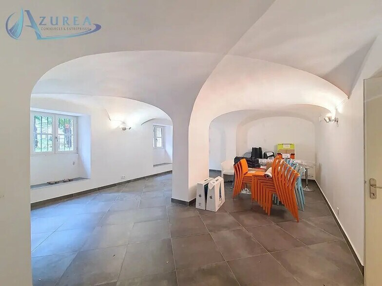 Bureau dans Nice à louer - Photo de l’immeuble – Image 2 sur 9