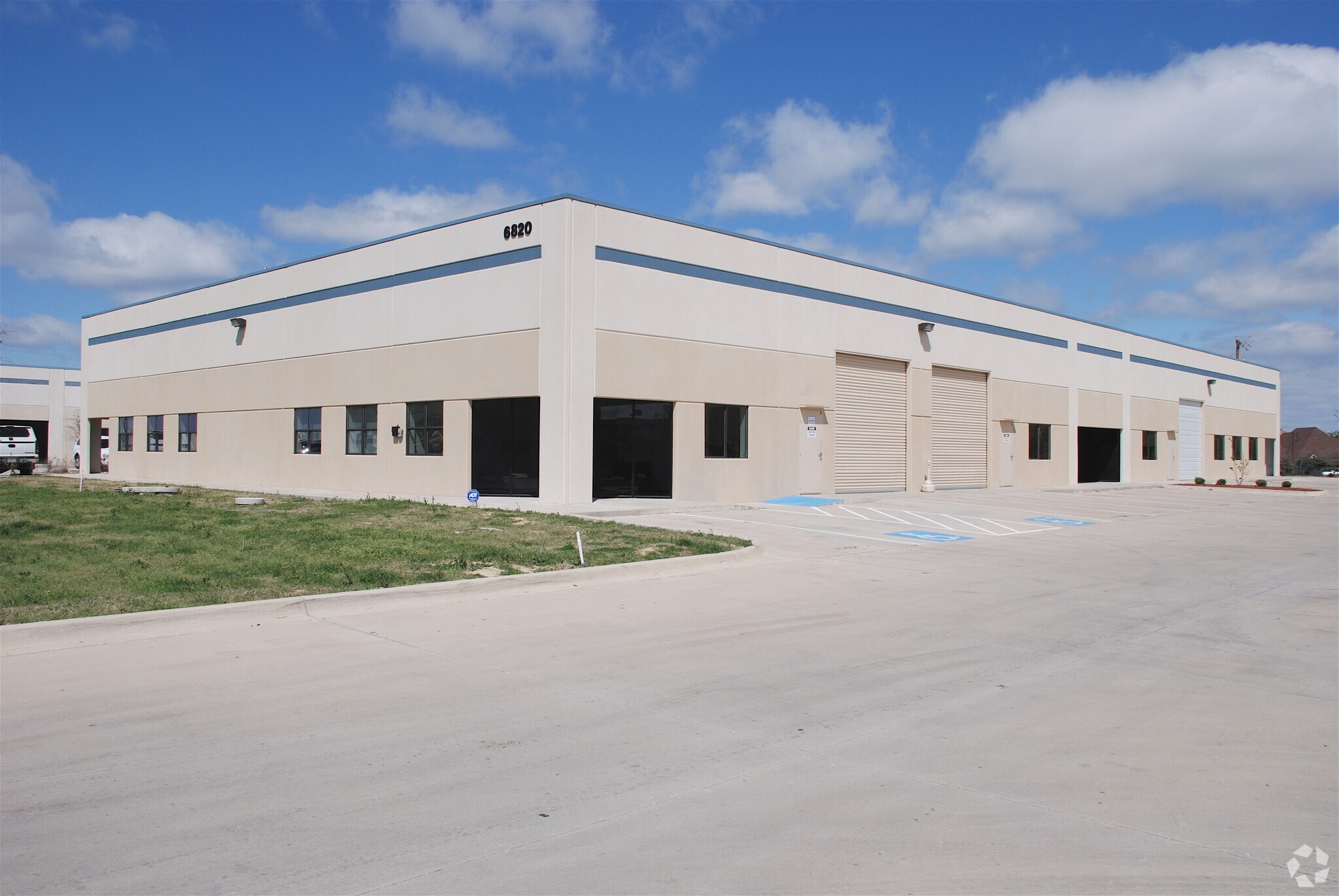 6820 Corporation Pky, Fort Worth, TX à louer Photo principale– Image 1 sur 7
