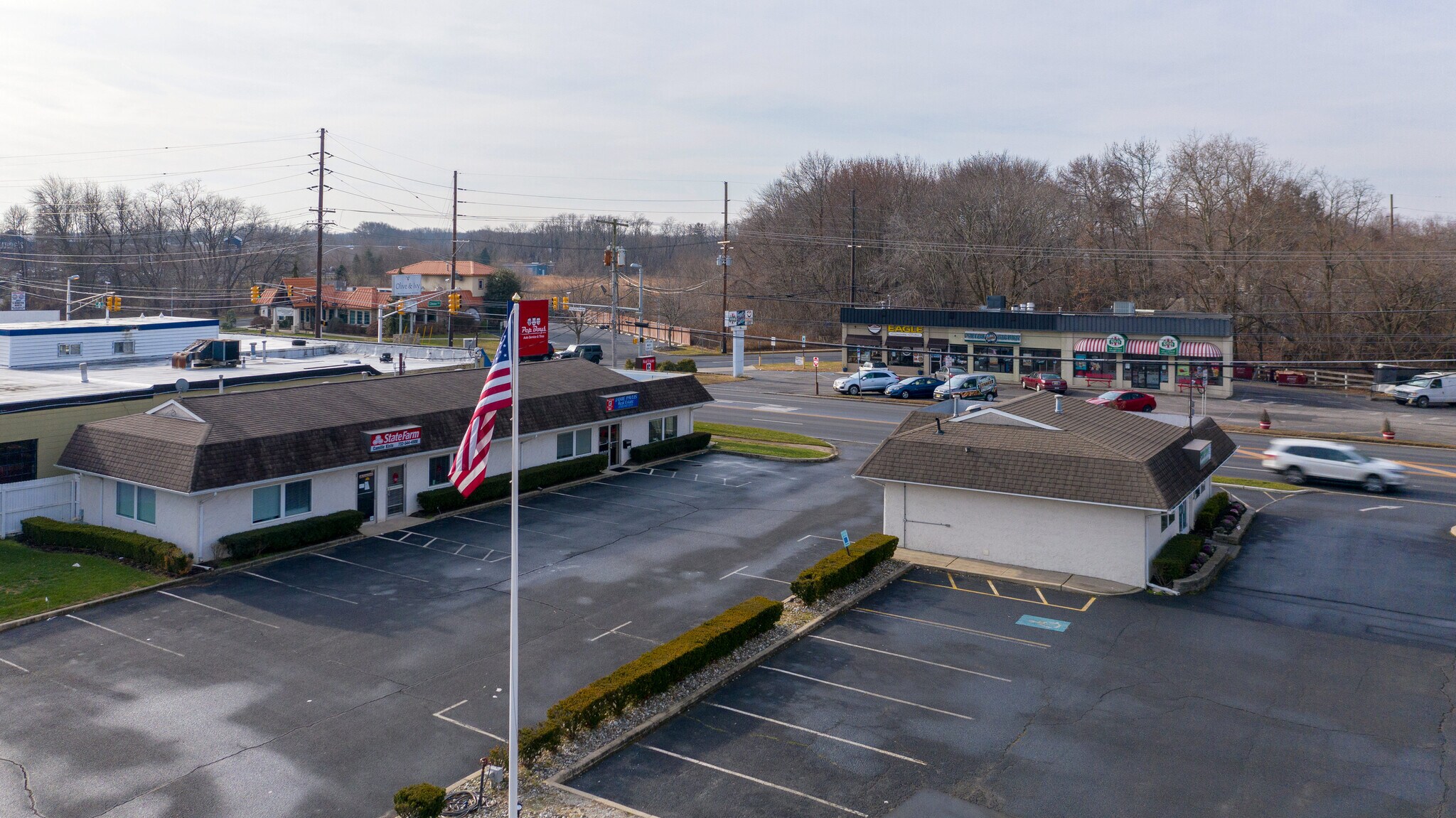 73-75 Highway 35 Eatontown, NJ portefeuille de 2 biens à vendre sur LoopNet.fr Photo principale– Image 1 sur 11