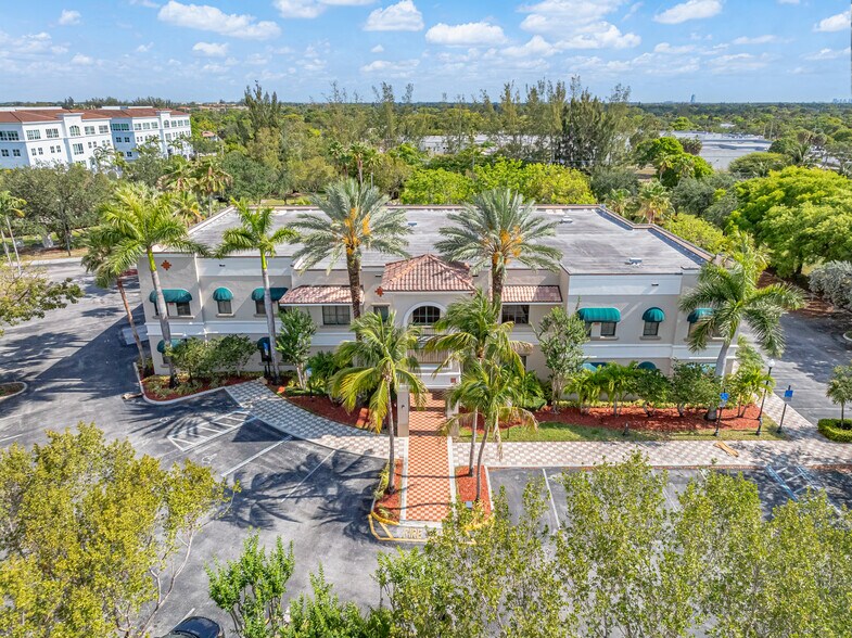 7901 Riviera Blvd, Miramar, FL à vendre - Photo de l’immeuble – Image 2 sur 17