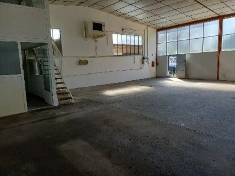 Local d’activités dans Cruet à louer - Photo intérieure – Image 2 sur 2