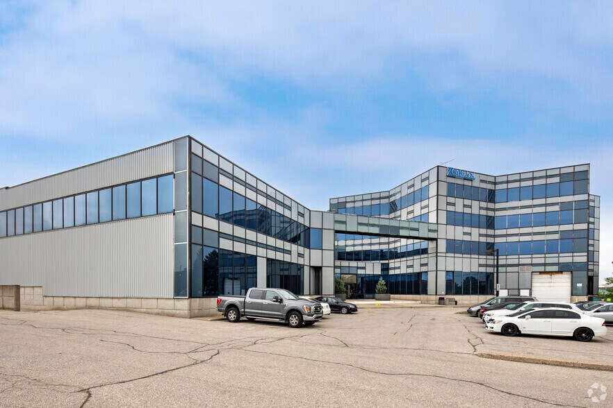 75 International Blvd, Toronto, ON à louer - Photo de l’immeuble – Image 3 sur 20