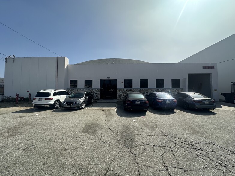 7800 Industry Ave, Pico Rivera, CA à louer - Photo de l’immeuble – Image 1 sur 7