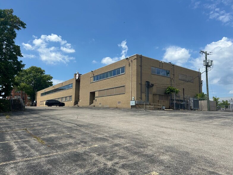 2800 Gilbert Ave, Cincinnati, OH à vendre - Photo de l’immeuble – Image 2 sur 45