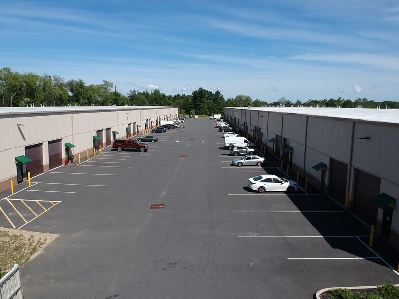 18 Haypress Rd, Cranbury, NJ à louer - Photo de l’immeuble – Image 3 sur 10