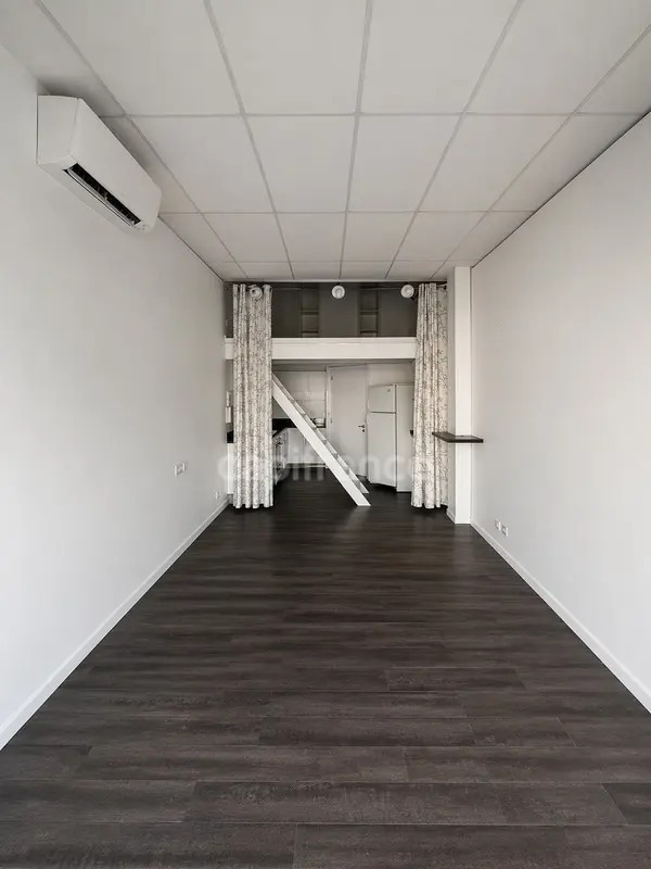 Plus de détails pour Local commercial à louer