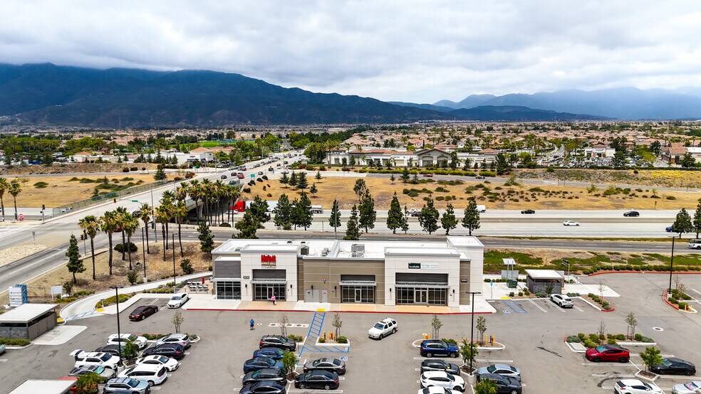 16138-16164 S Highland Ave, Fontana, CA à vendre - Photo de l’immeuble – Image 2 sur 12