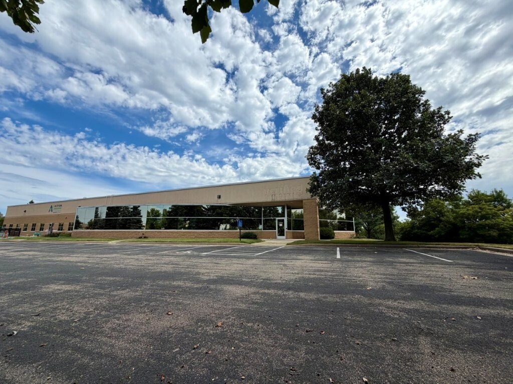 20890 Kenbridge Ct, Lakeville, MN à louer Photo de l’immeuble– Image 1 sur 17