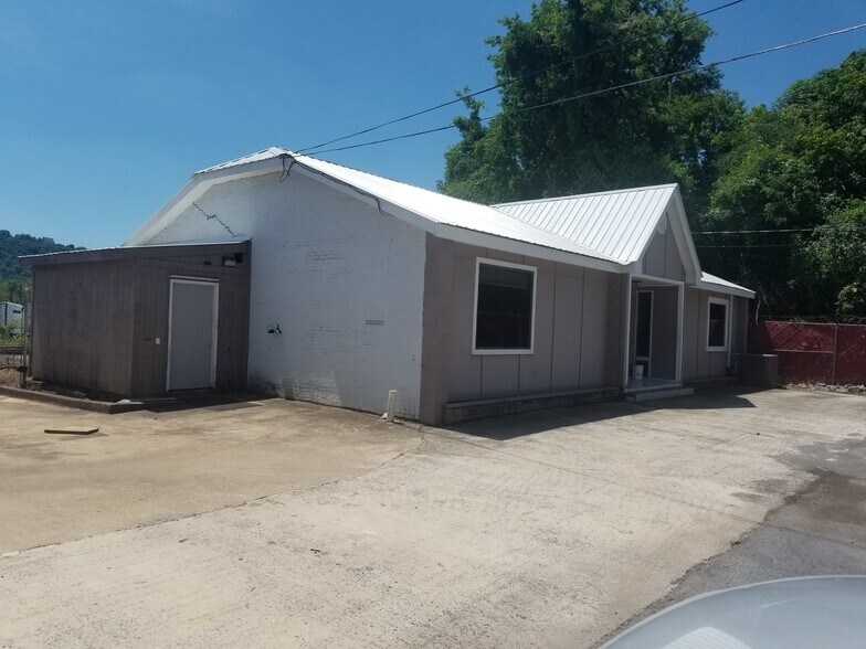 1215 Blount Ave, Guntersville, AL à louer - Photo de l’immeuble – Image 3 sur 16