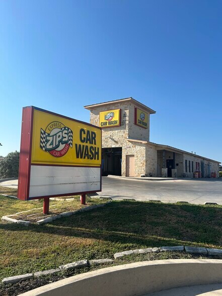 2809 Pat Booker Rd, Universal City, TX à louer - Photo de l’immeuble – Image 3 sur 5