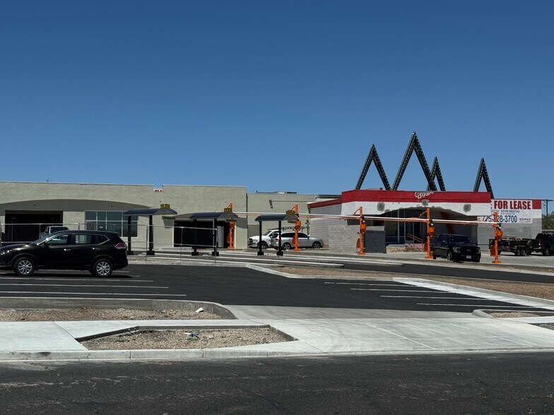 1201 Stardust St, Reno, NV à vendre - Photo de l’immeuble – Image 1 sur 16