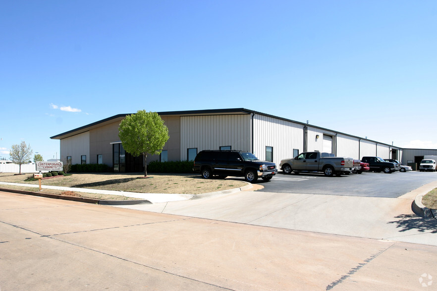 308 Westland Dr, Edmond, OK à vendre - Photo de l’immeuble – Image 2 sur 5