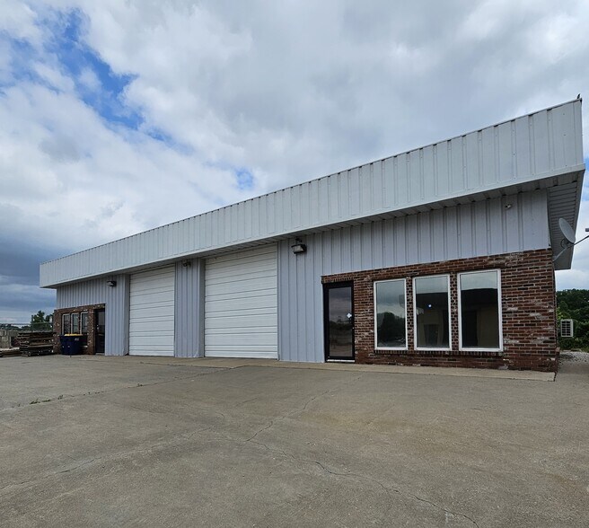 213 E Broadway St, Grain Valley, MO à vendre - Photo de l’immeuble – Image 2 sur 11