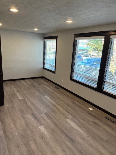 30300 SW Parkway Ave, Wilsonville, OR à louer - Photo de l’immeuble – Image 3 sur 9