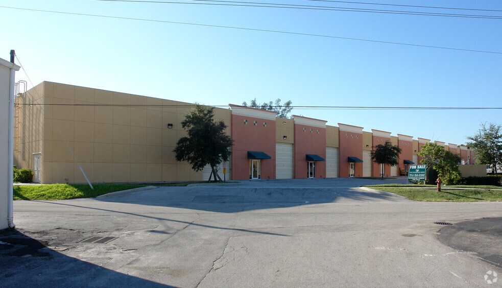 1130 NE 7th Ave, Fort Lauderdale, FL à louer - Photo principale – Image 1 sur 5