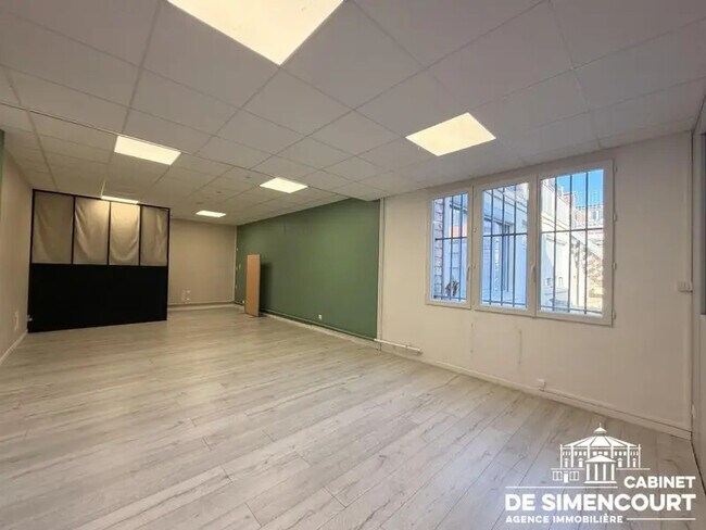 Plus de détails pour Bureau à louer