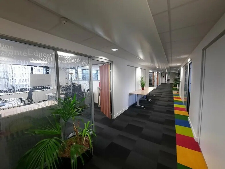 Bureau dans Rouen à louer - Photo de l’immeuble – Image 3 sur 16