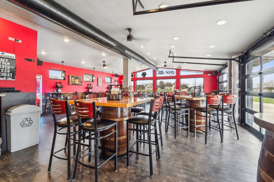 707 W Park Ave, Kiel, WI à vendre - Photo intérieure – Image 2 sur 43