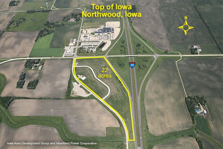 I-35 & Highway 105, Northwood, IA à vendre - Aérien – Image 1 sur 3