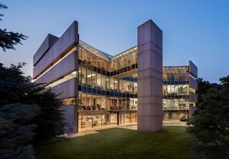 Plus de détails pour 80 Field Point Rd, Greenwich, CT - Bureau à louer
