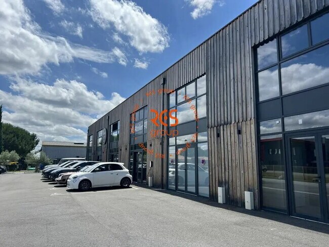 Plus de détails pour Local d’activités à vendre