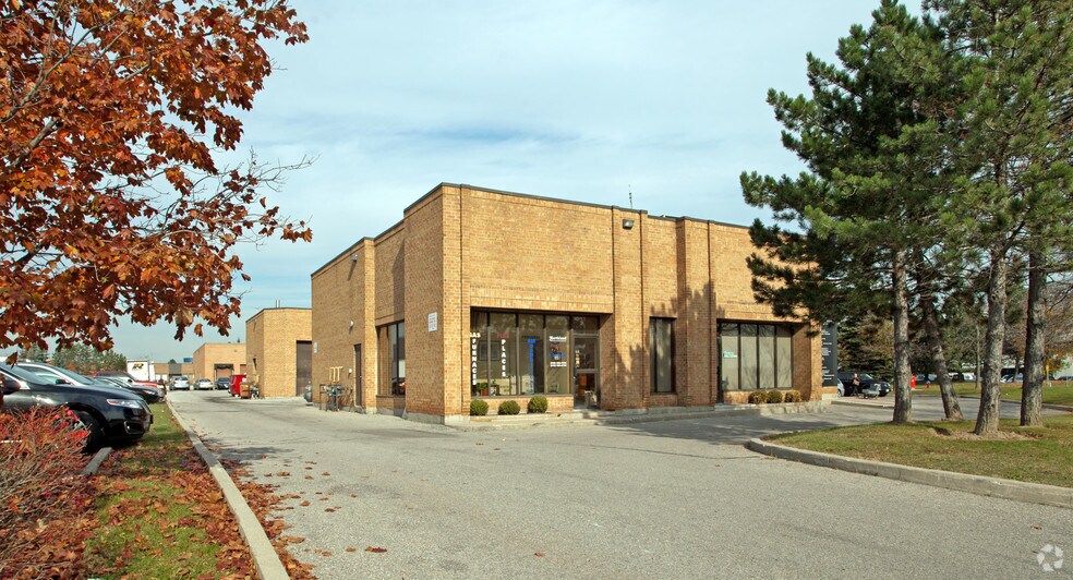 95 E Beaver Creek Rd, Richmond Hill, ON à louer - Photo de l’immeuble – Image 2 sur 2