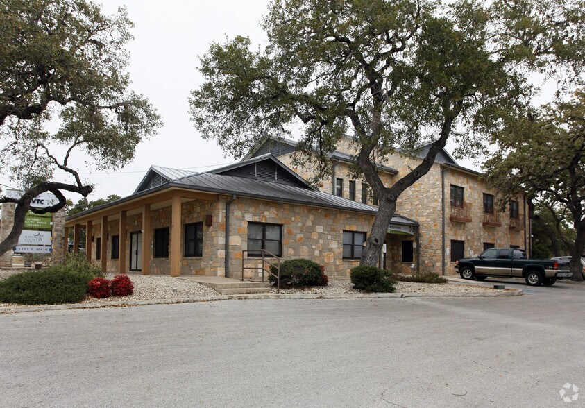 1221 S Main St, Boerne, TX à louer - Photo principale – Image 1 sur 10