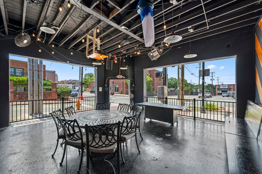 701 N Trade St, Winston-Salem, NC à louer - Photo de l’immeuble – Image 3 sur 6