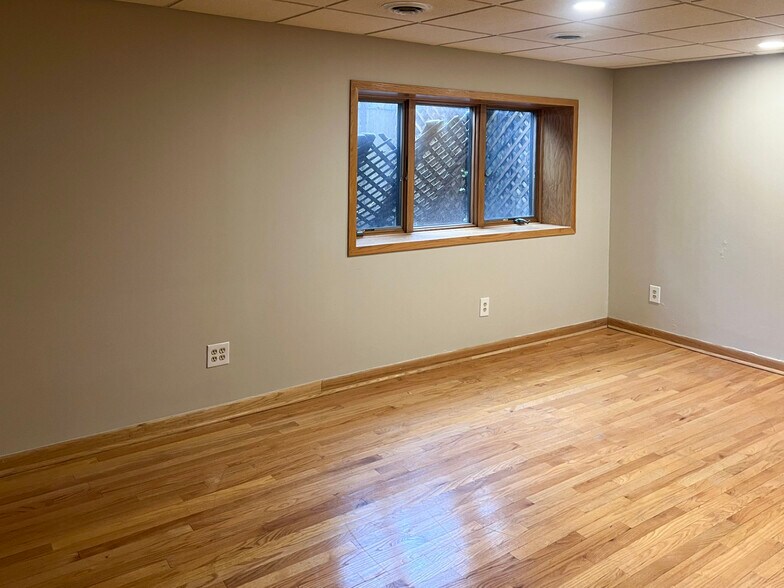 310-312 E Fulton St, Grand Rapids, MI à louer - Photo de l’immeuble – Image 3 sur 7