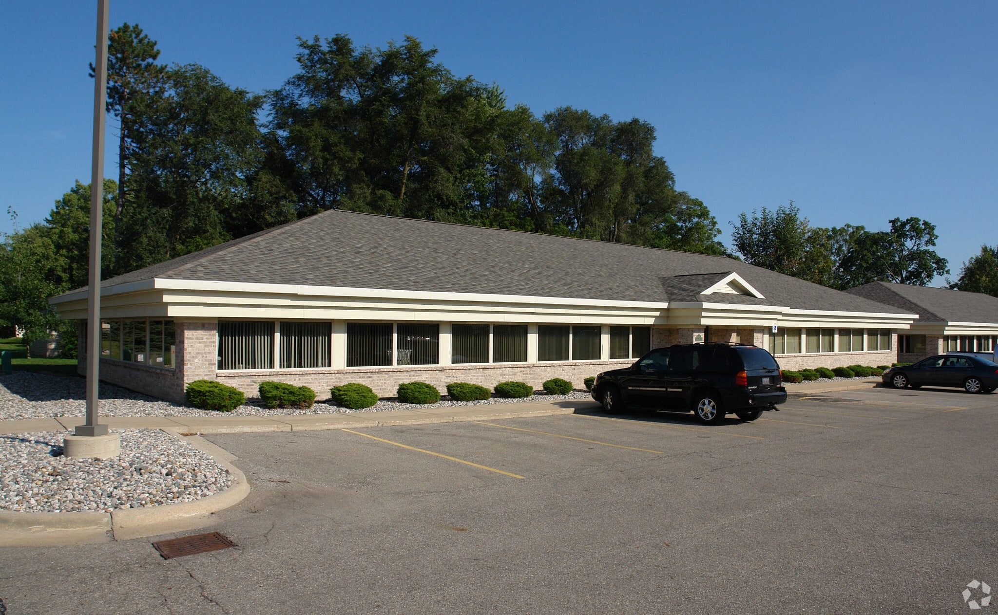 15851 S Old Us-27, Lansing, MI à vendre Photo principale– Image 1 sur 6