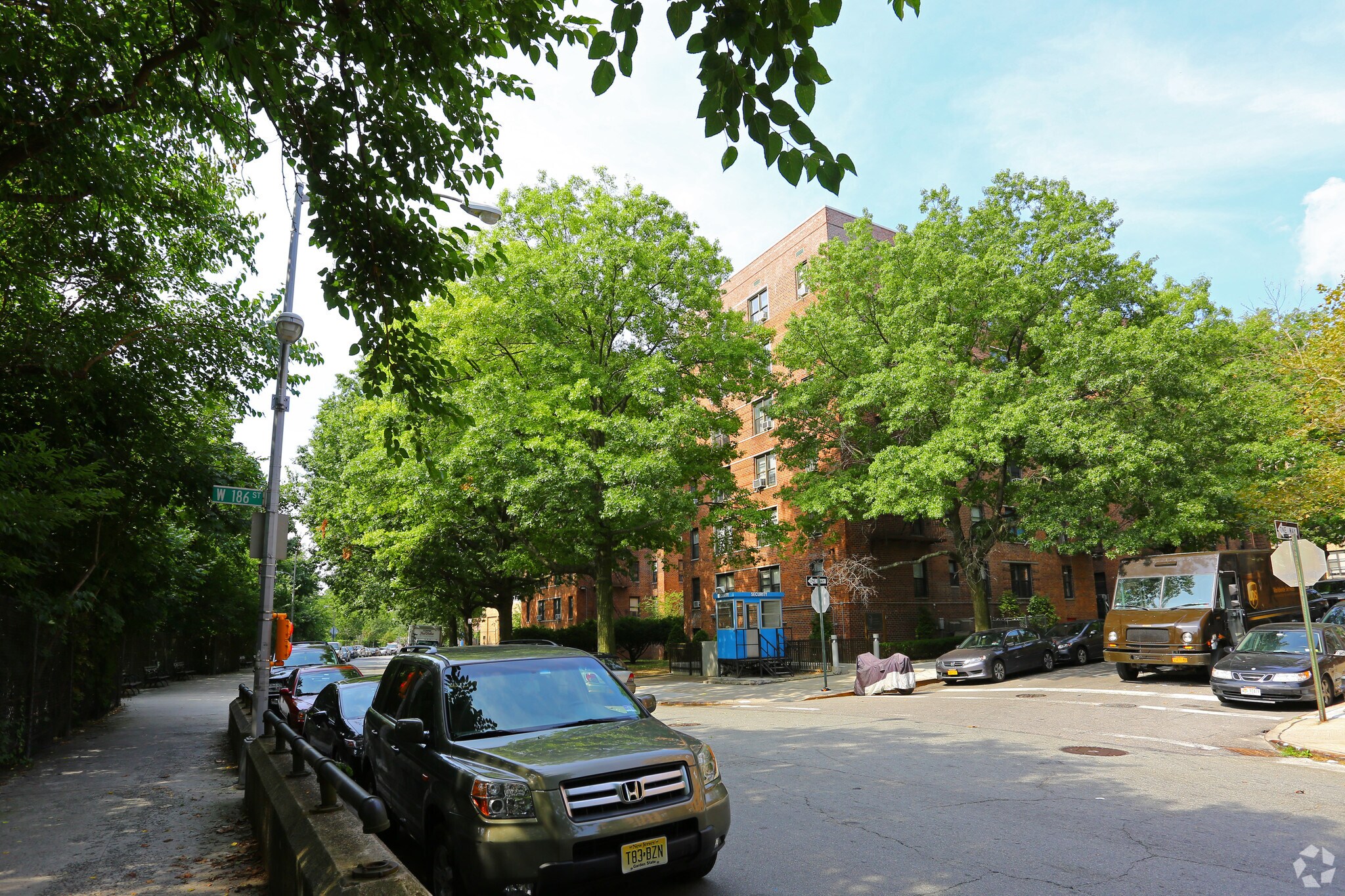 90 Laurel Hill Ter, New York, NY à louer Photo principale– Image 1 sur 24