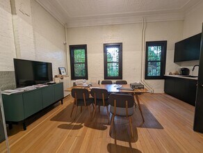 186 Ocean Ave, Jersey City, NJ à louer Photo intérieure– Image 2 sur 10