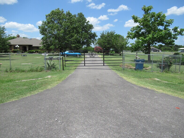 5792 FM 6, Josephine, TX à vendre - Photo de l’immeuble – Image 3 sur 36