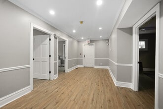 610 N Washington St, Naperville, IL à louer Photo intérieure– Image 2 sur 18