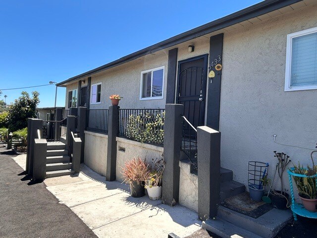 6455 Shaules Ave, San Diego, CA à vendre - Photo de l’immeuble – Image 3 sur 16