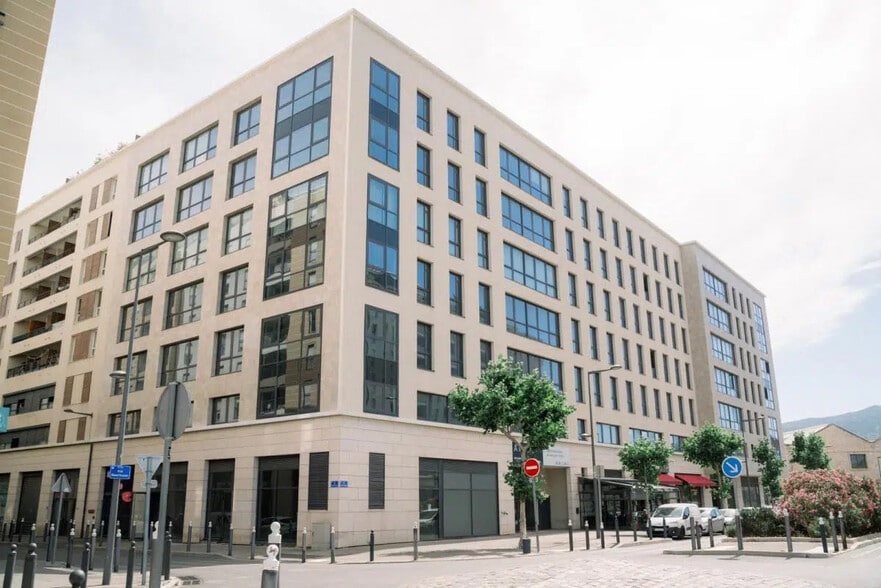 34 Rue Alfred Curtel, Marseille à vendre - Photo de l’immeuble – Image 2 sur 24