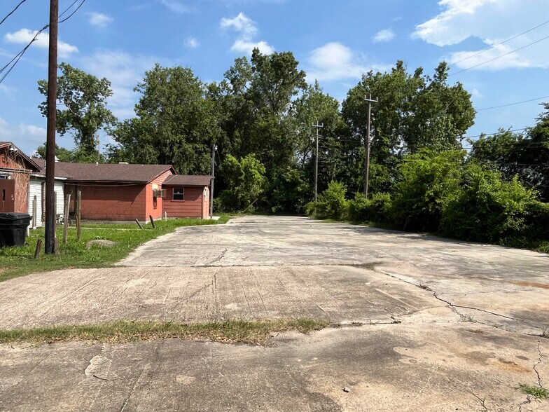 9305 N Wayside Dr, Houston, TX à vendre - Photo de l’immeuble – Image 3 sur 12