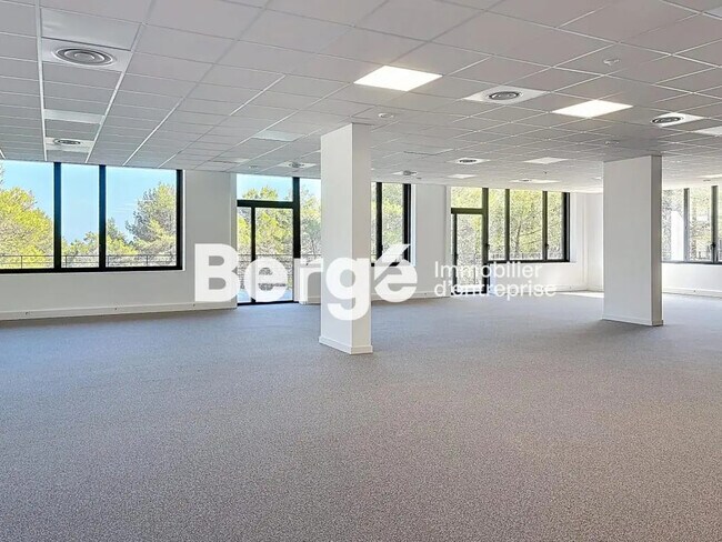 Plus de détails pour Bureau à louer