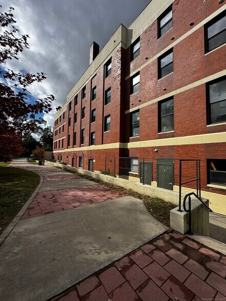 1435 State St, New Haven, CT à vendre - Photo de l’immeuble – Image 3 sur 20