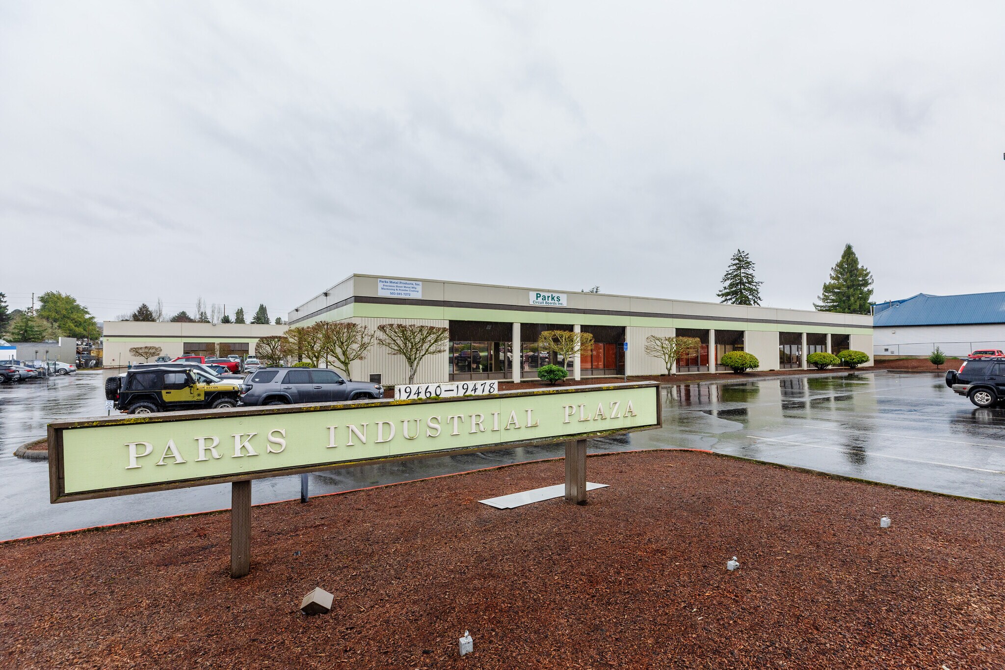 Parks Industrial Plaza portefeuille de 2 biens à vendre sur LoopNet.fr Photo principale– Image 1 sur 16